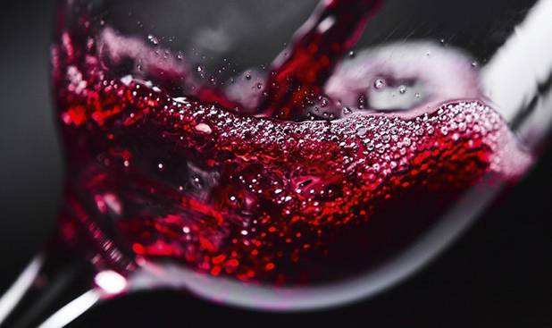 葡萄酒中为什么会有沉淀？我们应该如何去除沉淀？